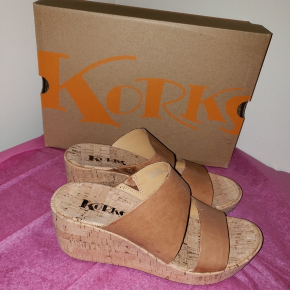 korks deltona wedge sandal